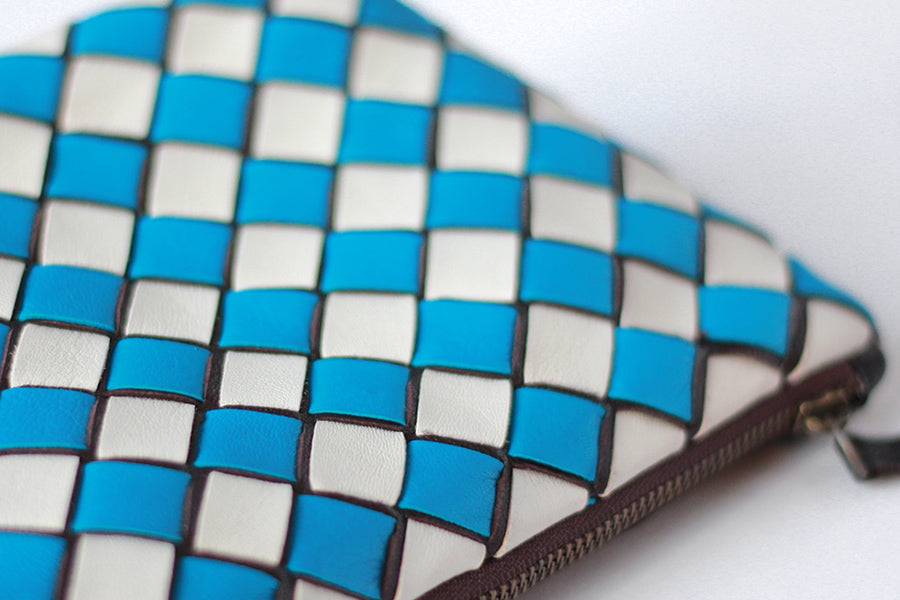 コイン、紙幣、カード。すべてをコンパクトに持ち運びたい方に。