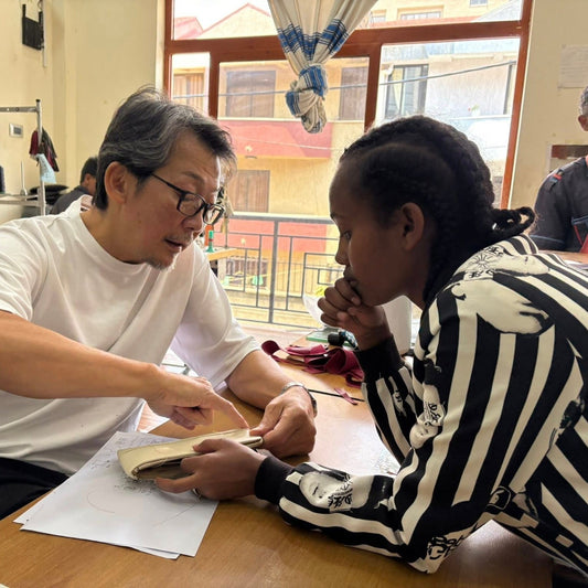 日本から、バッグ作りのプロフェッショナルがやってきた!　— エチオピア工房 技術指導レポート —