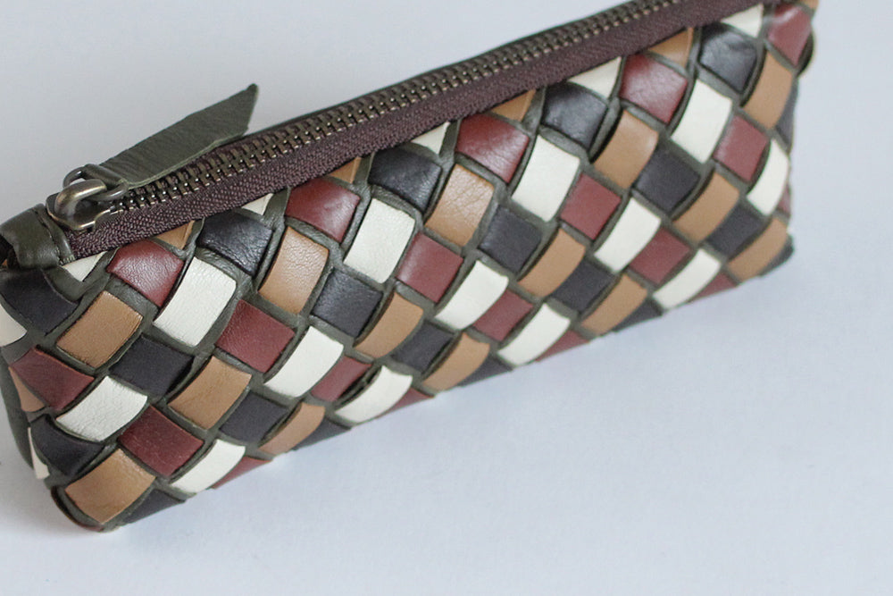 Don't you want to choose the most favorite for a pen case you use every day?