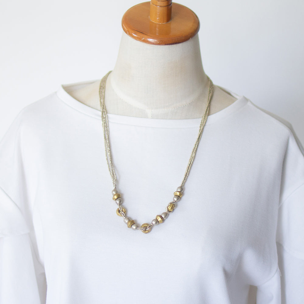 ＜Bullet＞Four-stand Medium Length Necklace with Bold Beads Work