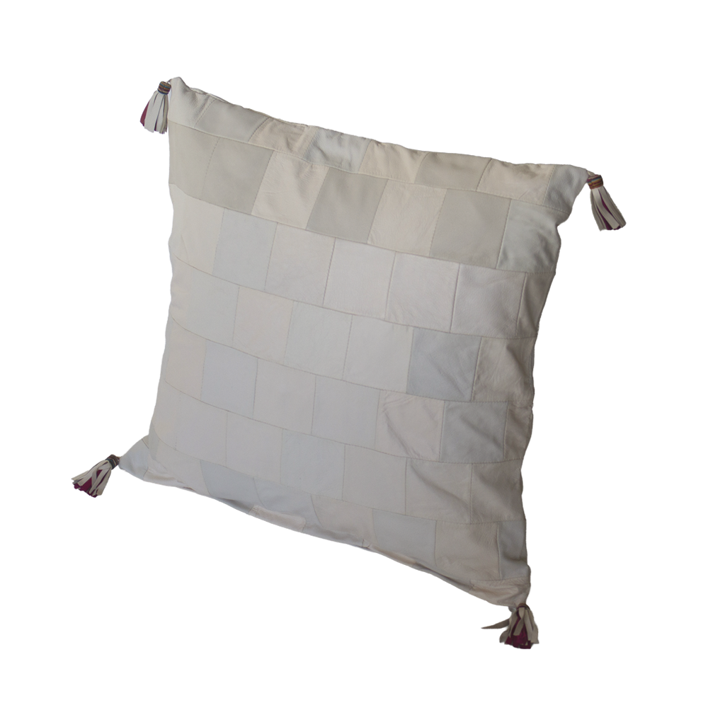 Yawn  / シープスキン クッションカバー