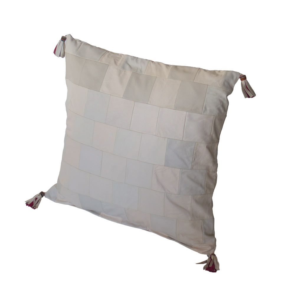 Yawn  / シープスキン クッションカバー